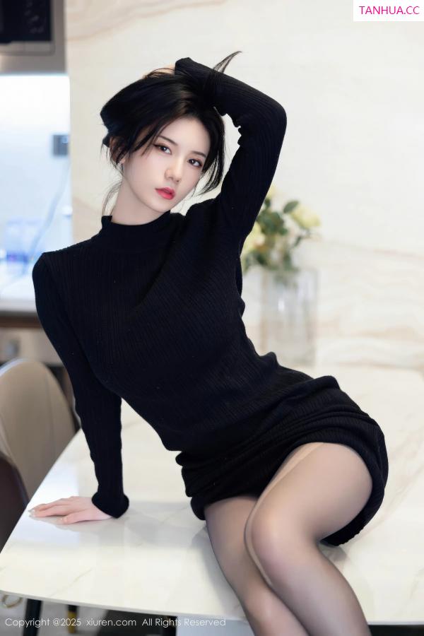   [XiuRen]高清写真图 2025.11.27 No.11036 赵语嫣Baby 魅惑黑丝第24张图片
